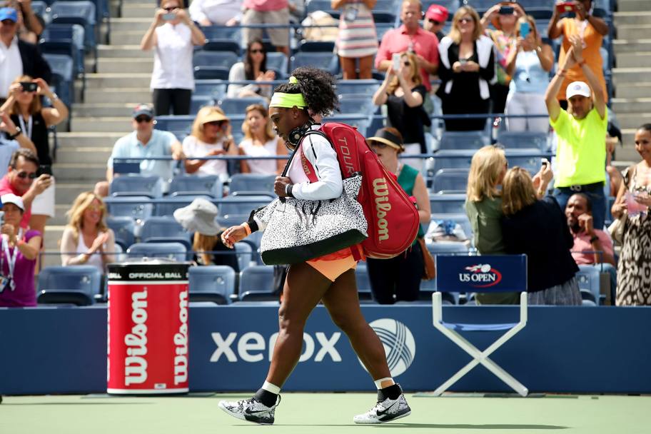 Serena se ne va scura in volto: un minuto dopo la fine del match era gi fuori. Afp